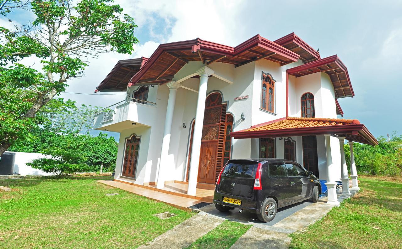 Falcon Villa Induruwa Bagian luar foto