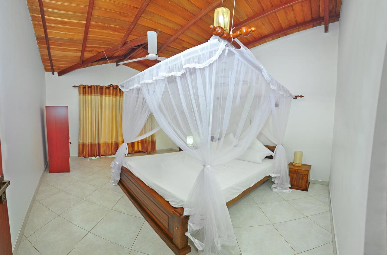 Falcon Villa Induruwa Bagian luar foto