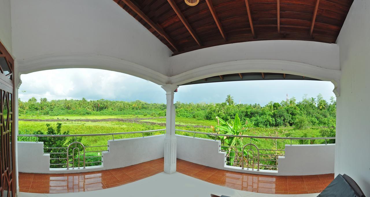 Falcon Villa Induruwa Bagian luar foto